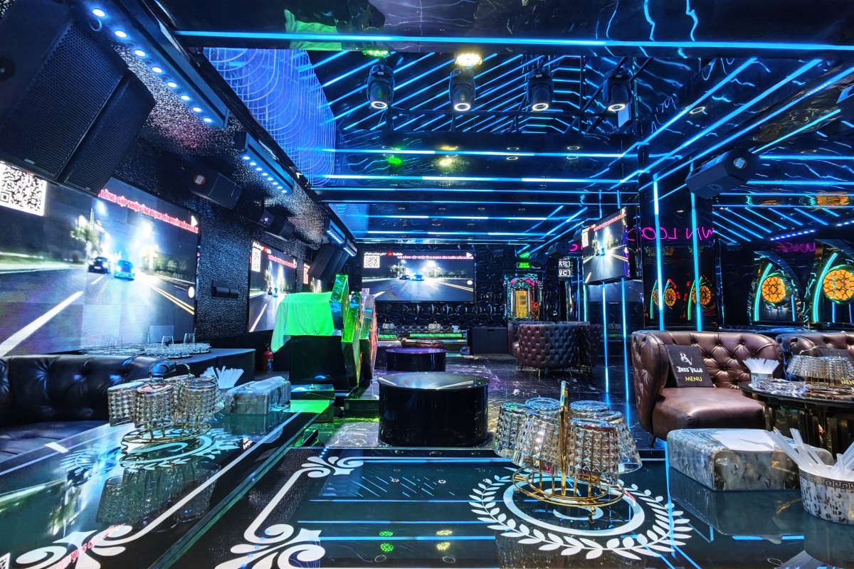 Super Pool Room